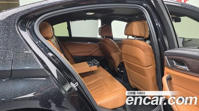 BMW 5 серии 2017 thumb 7