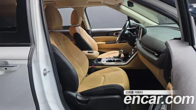 Kia Carnival 2021 thumb 7