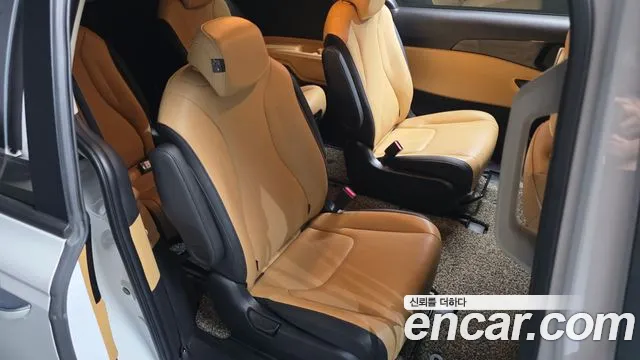Kia Carnival 2021 thumb 6