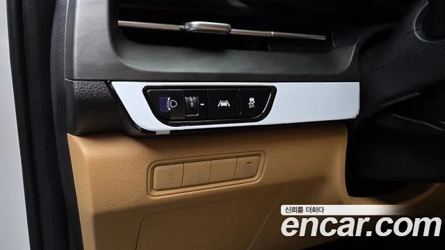 Kia Carnival 2021 thumb 2