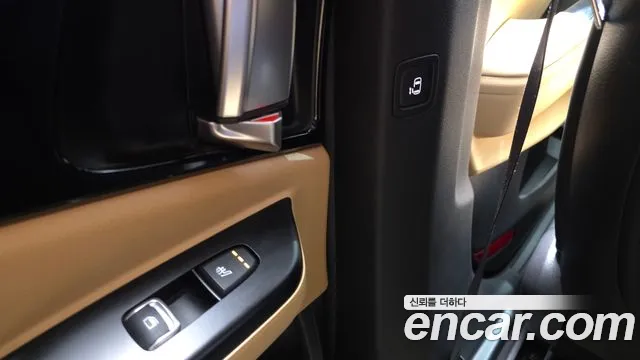 Kia Carnival 2021 thumb 11