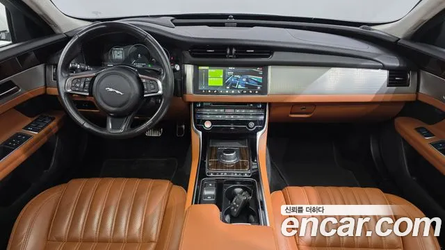 Jaguar XF 2019 thumb 8