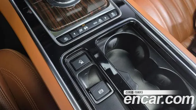 Jaguar XF 2019 thumb 12