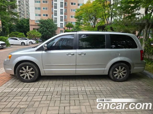 Chrysler Grand Voyager 2009 thumb 11