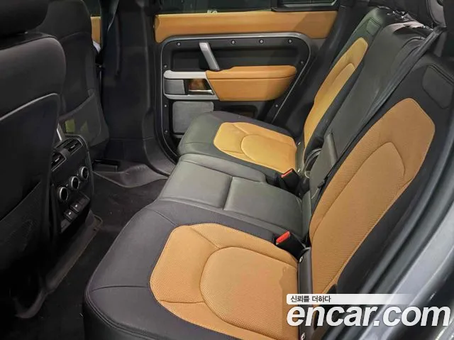 Land Rover Defender 2023 thumb 7