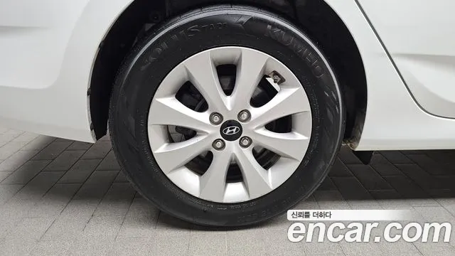 Hyundai Accent 2015 thumb 3