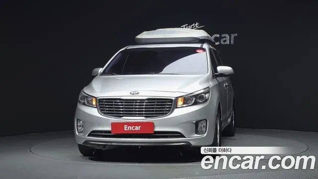Kia Carnival 2015 thumb 8