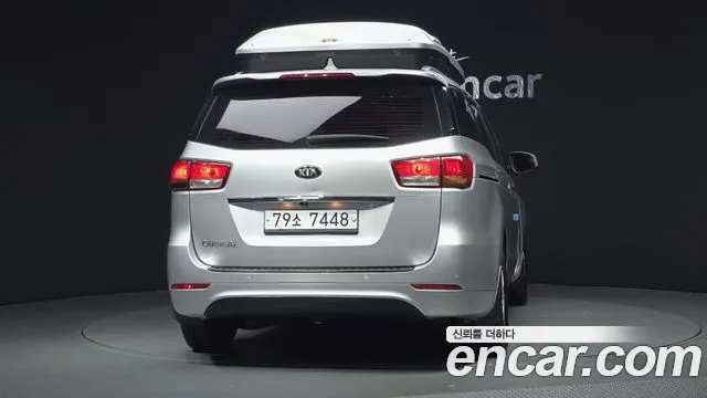 Kia Carnival 2015 thumb 3