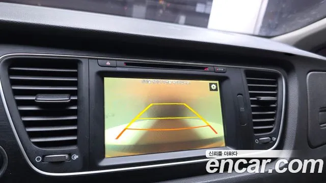 Kia Carnival 2015 thumb 9