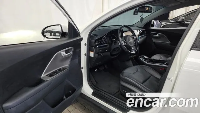 Kia Niro Plus 2022 thumb 3