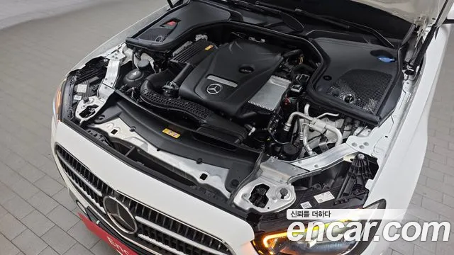 Mercedes-Benz E-Class 2022 thumb 4