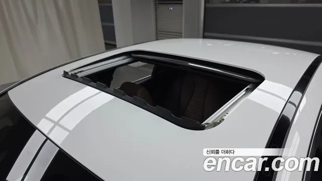 Mercedes-Benz E-Class 2022 thumb 11