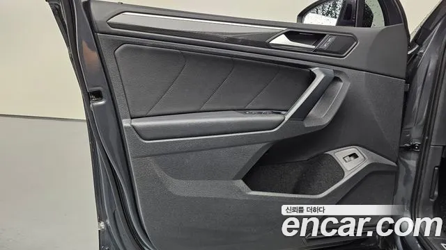 Volkswagen Tiguan 2020 thumb 2