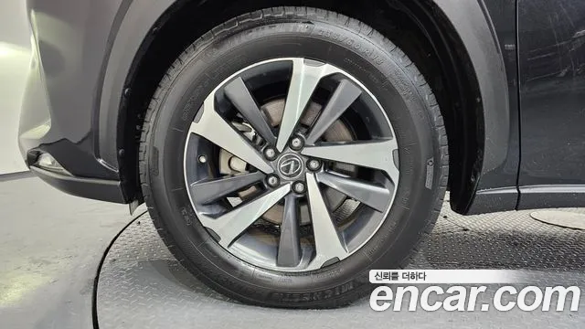 Lexus NX 2017 thumb 2