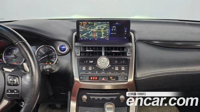 Lexus NX 2017 thumb 6