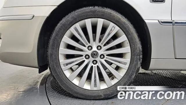 Kia Opirus 2009 thumb 8