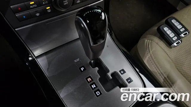 Kia Opirus 2009 thumb 4