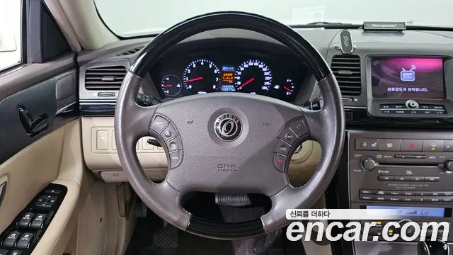 Kia Opirus 2009 thumb 6