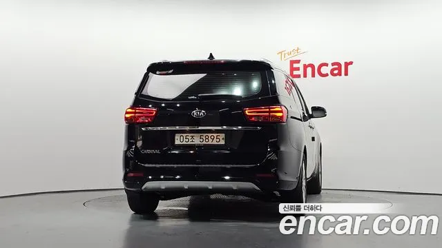 Kia Carnival 2018 thumb 7