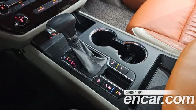 Kia Carnival 2018 thumb 5