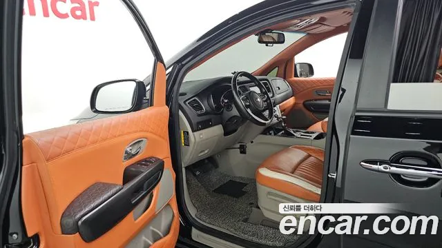 Kia Carnival 2018 thumb 8