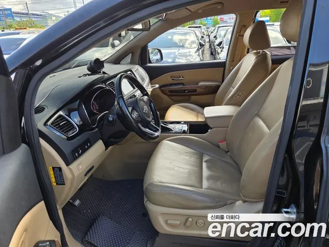 Kia Carnival 2017 thumb 9