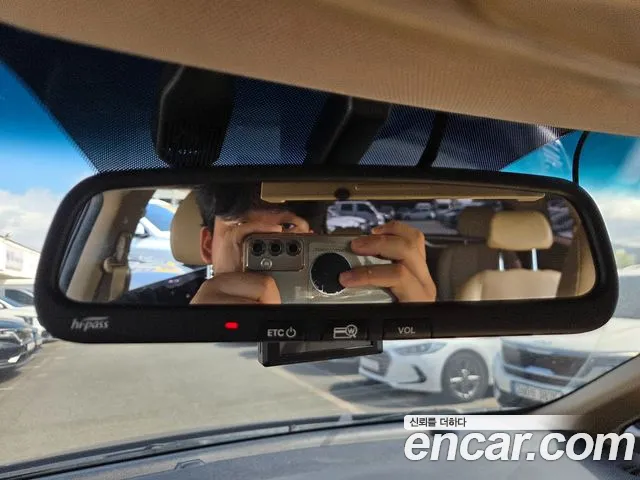 Kia Carnival 2017 thumb 8