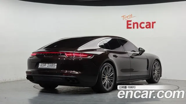 Porsche Panamera 2018 thumb 11