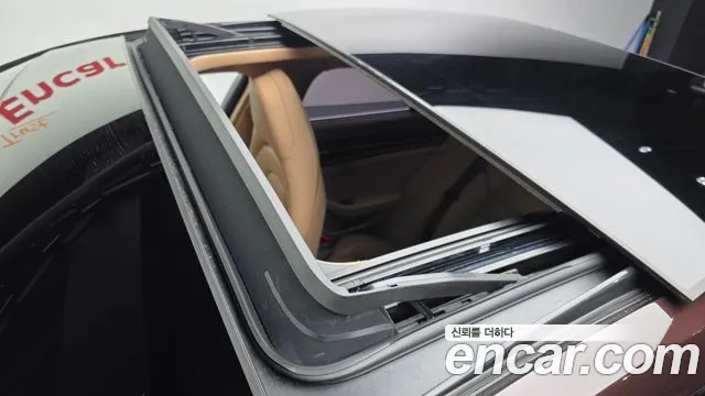 Porsche Panamera 2018 thumb 7