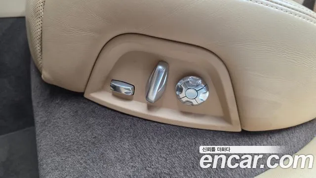 Porsche Panamera 2018 thumb 6