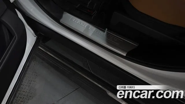 Land Rover Range Rover 2019 thumb 3