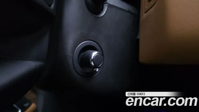 Land Rover Range Rover 2019 thumb 2