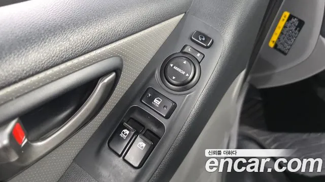 Hyundai Staria 2018 thumb 4
