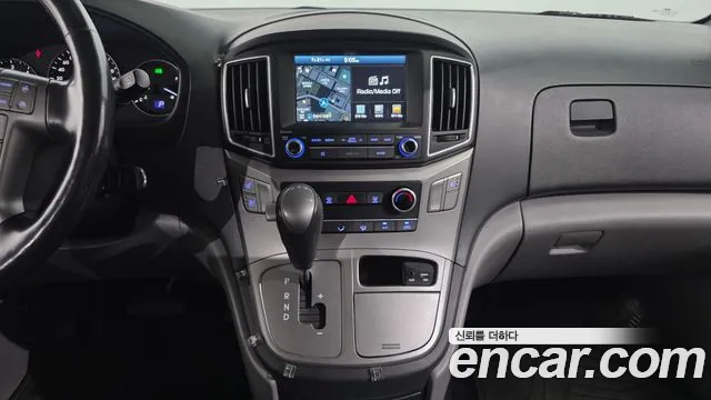 Hyundai Staria 2018 thumb 2