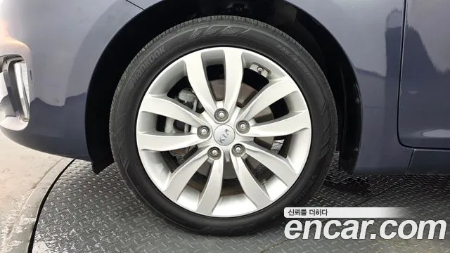 Kia Carens 2013 thumb 11
