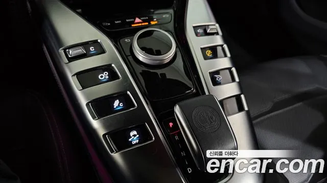 Mercedes-Benz AMG GT 2020 thumb 4