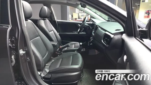 Kia Stonic 2018 thumb 7