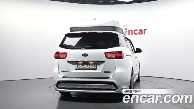 Kia Carnival 2017 thumb 3