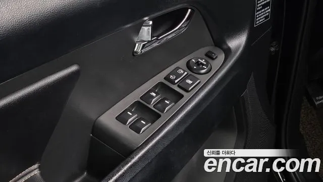 Kia Sportage 2011 thumb 12