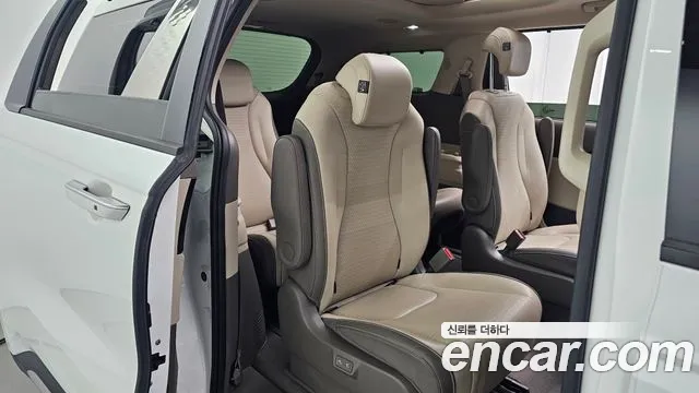 Kia Carnival 2022 thumb 5