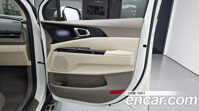 Kia Carnival 2022 thumb 2