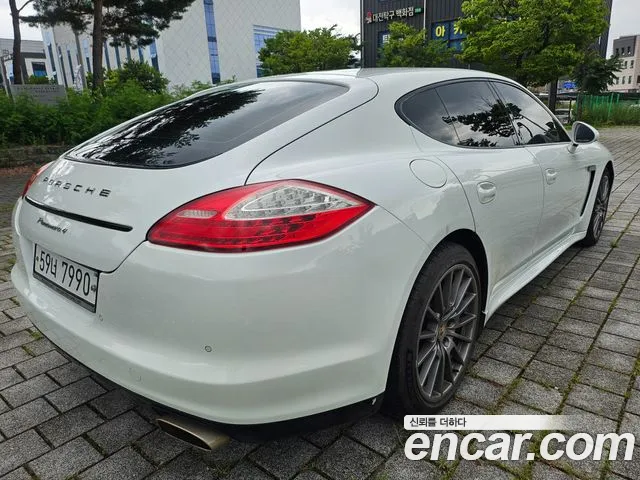 Porsche Panamera 2013 thumb 7