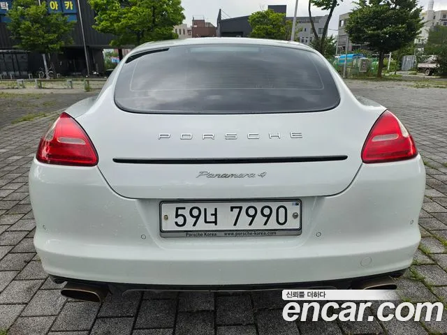 Porsche Panamera 2013 thumb 10