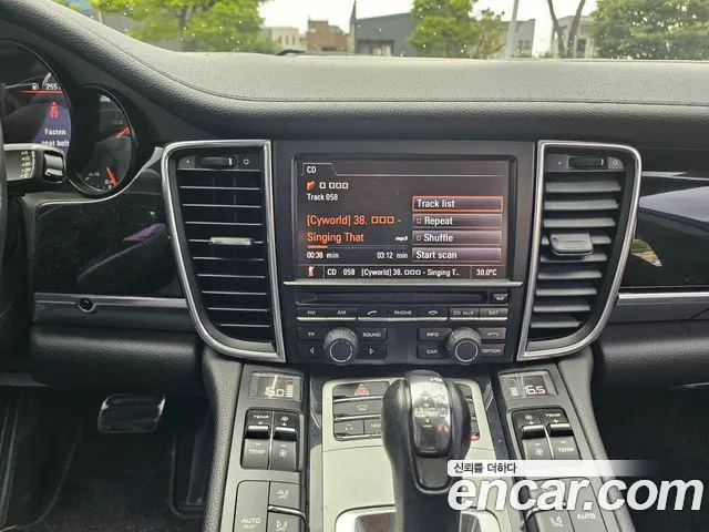 Porsche Panamera 2013 thumb 8