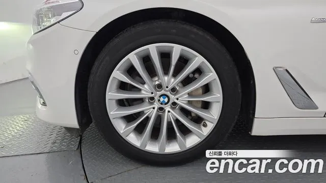BMW 5 серии 2018 thumb 7