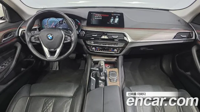 BMW 5 серии 2018 thumb 4