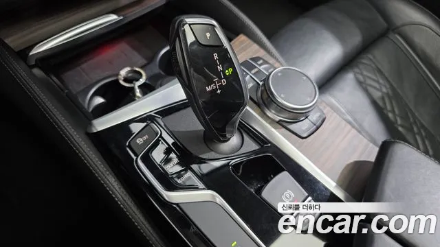 BMW 5 серии 2018 thumb 2