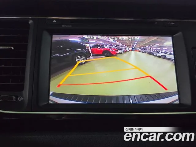 Kia Carnival 2015 thumb 8
