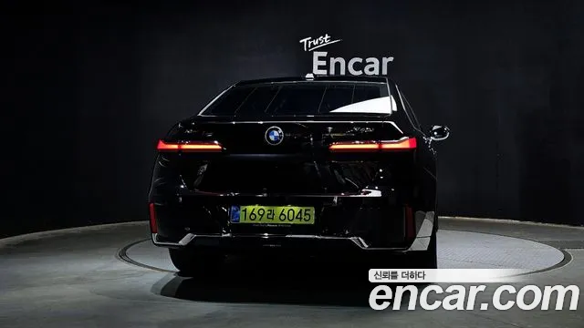 BMW 7 серии 2025 thumb 7