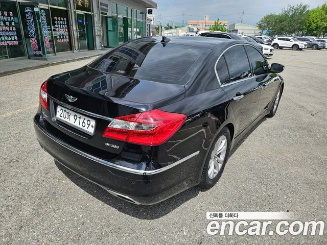 Hyundai Genesis 2013 thumb 2